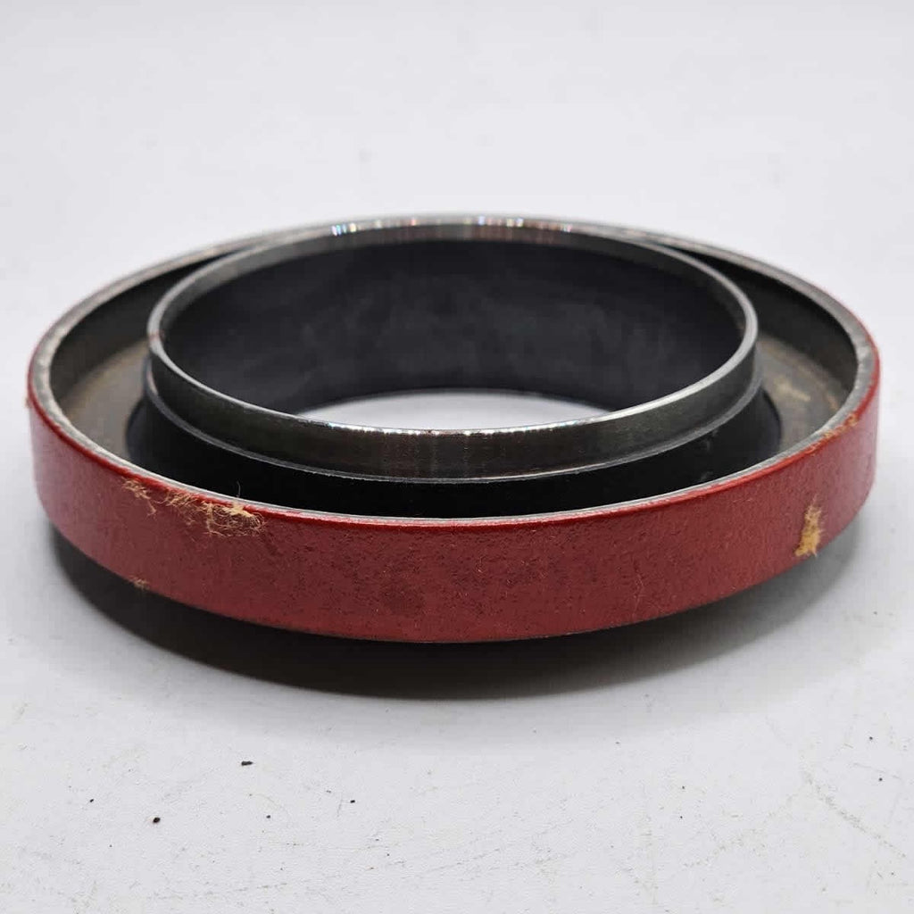 9Y9895 From Crankshaft Seal GP Whit Sleeve Caterpillar Genuine
