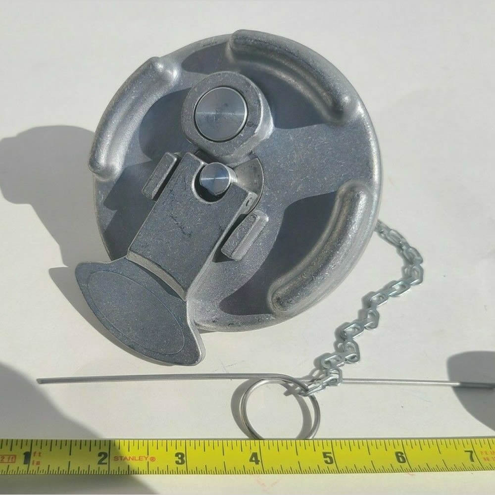 Fuel Cap Aluminum LEVER STYLE 4" SCH Non Locking Vented & Chain for PETERBILT