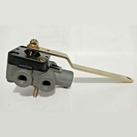 TKL60501 52341-Q123 Leveling Valve Length 7.08" All Ports 1/4" Replacement NEW